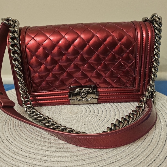 CHANEL Handbags - Chanel Boy Bag MEDIUM – Hot Pink Patent Leather/Fuchsia 🌸✨